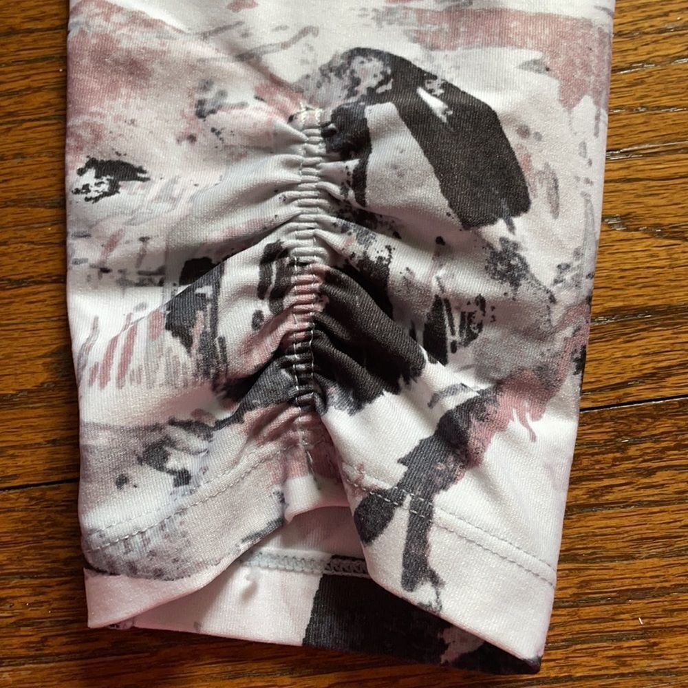 Calvin Klein Performance Abstract Flower Patterned Leggings - Picture 8 of 9